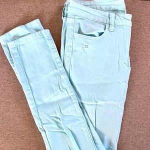Juniors Distressed Blue Colored Skinny Jeans!